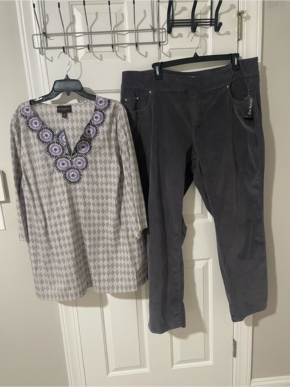 Embellished V-Neck Tunic Top and Dark Gray Pants Set 24w